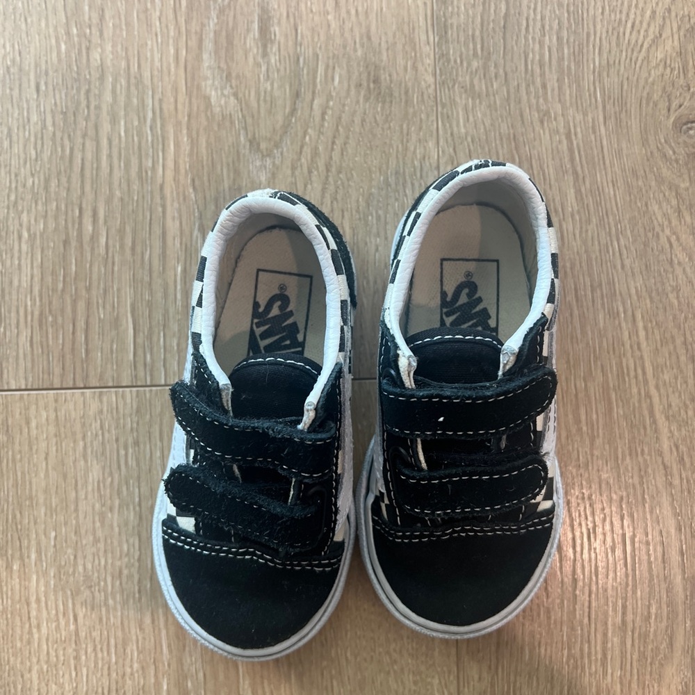 Vans Black and White Sneakers - Picture 3 of 5